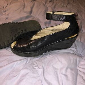 Black patent leather, Fly London, peep toe, wedge